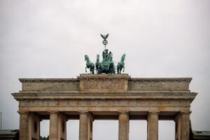 Berlin'deki Brandenburg Kapısı, Almanya vizesi başvurusu yapılacak ülkenin simgesi